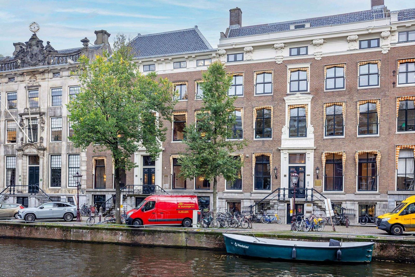 Hoofdkantoor Orangeland Communications aan de Herengracht in Amsterdam